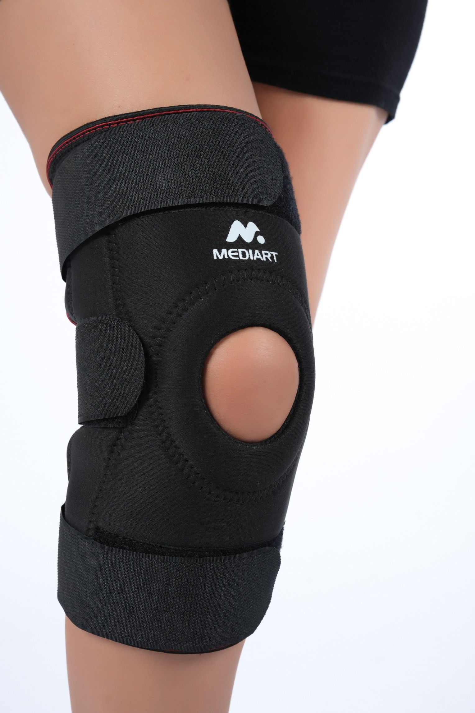 Hinged with open patella